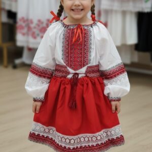 Costum tradițional românesc pentru fete